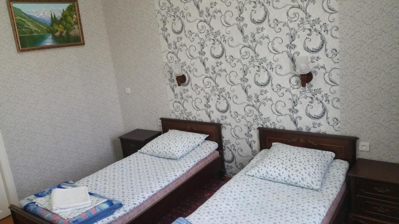 Gulnara Guesthouse Tashkent Ngoại thất bức ảnh