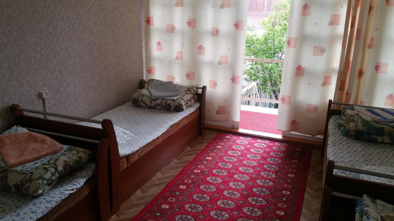 Gulnara Guesthouse Tashkent Ngoại thất bức ảnh
